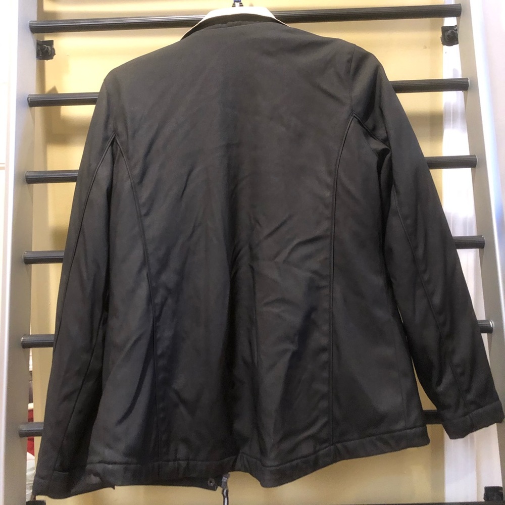 Women’s rain jacket